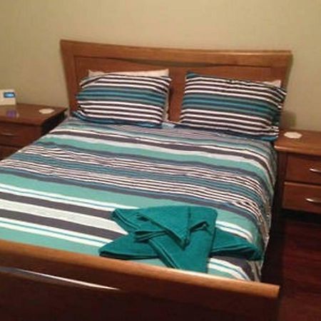 Affordable & Comfortable Apartment On Langley Park Perth Bagian luar foto