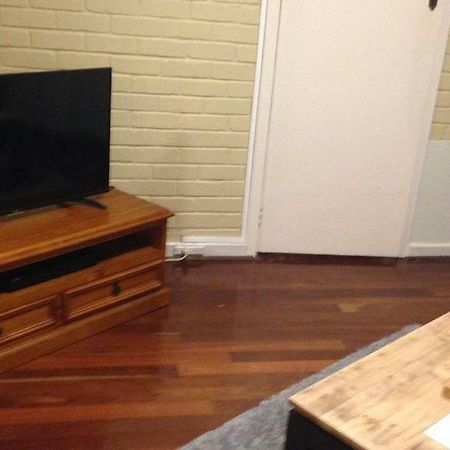 Affordable & Comfortable Apartment On Langley Park Perth Bagian luar foto
