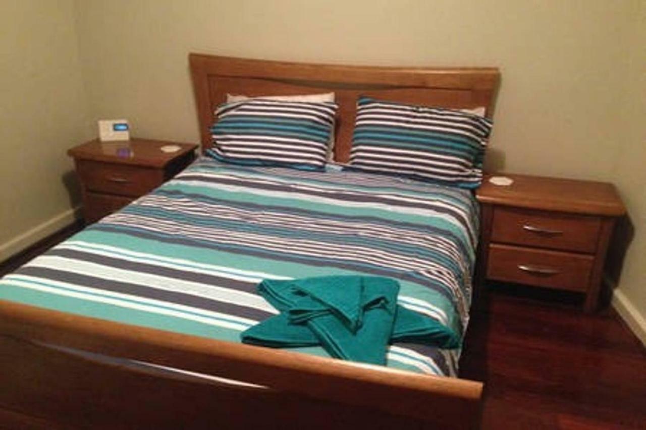 Affordable & Comfortable Apartment On Langley Park Perth Bagian luar foto